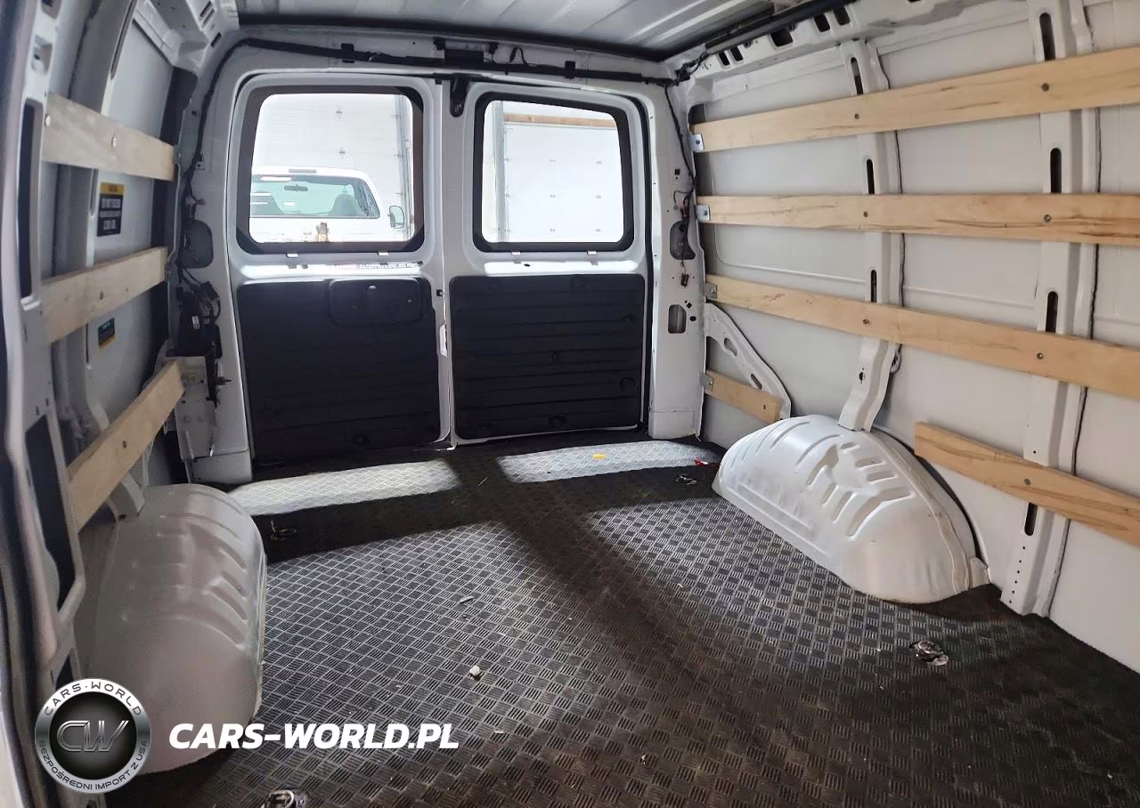 2025 Chevrolet Express G2500 VIN:1GCWGAFP3S1258476 - 10