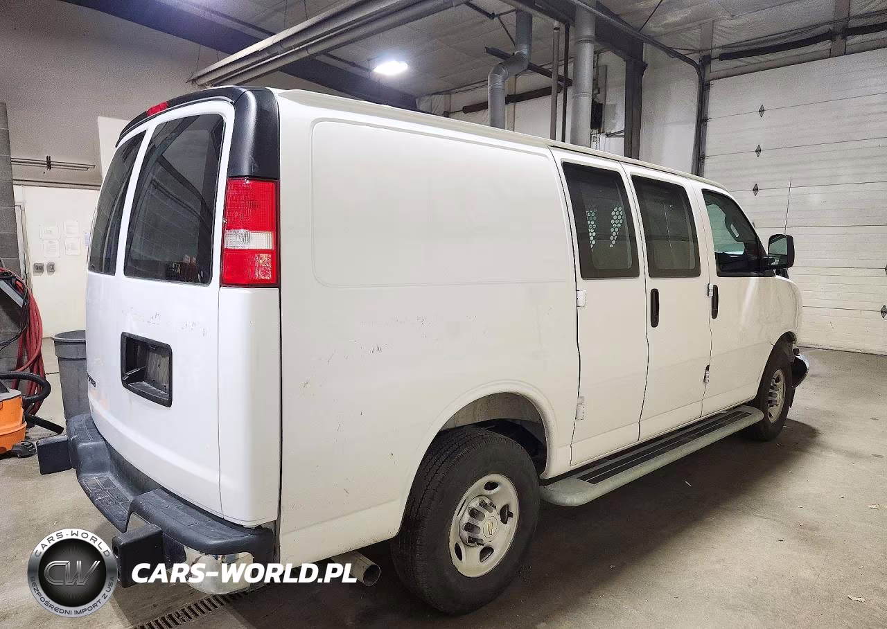 2025 Chevrolet Express G2500 VIN:1GCWGAFP3S1258476 - 3