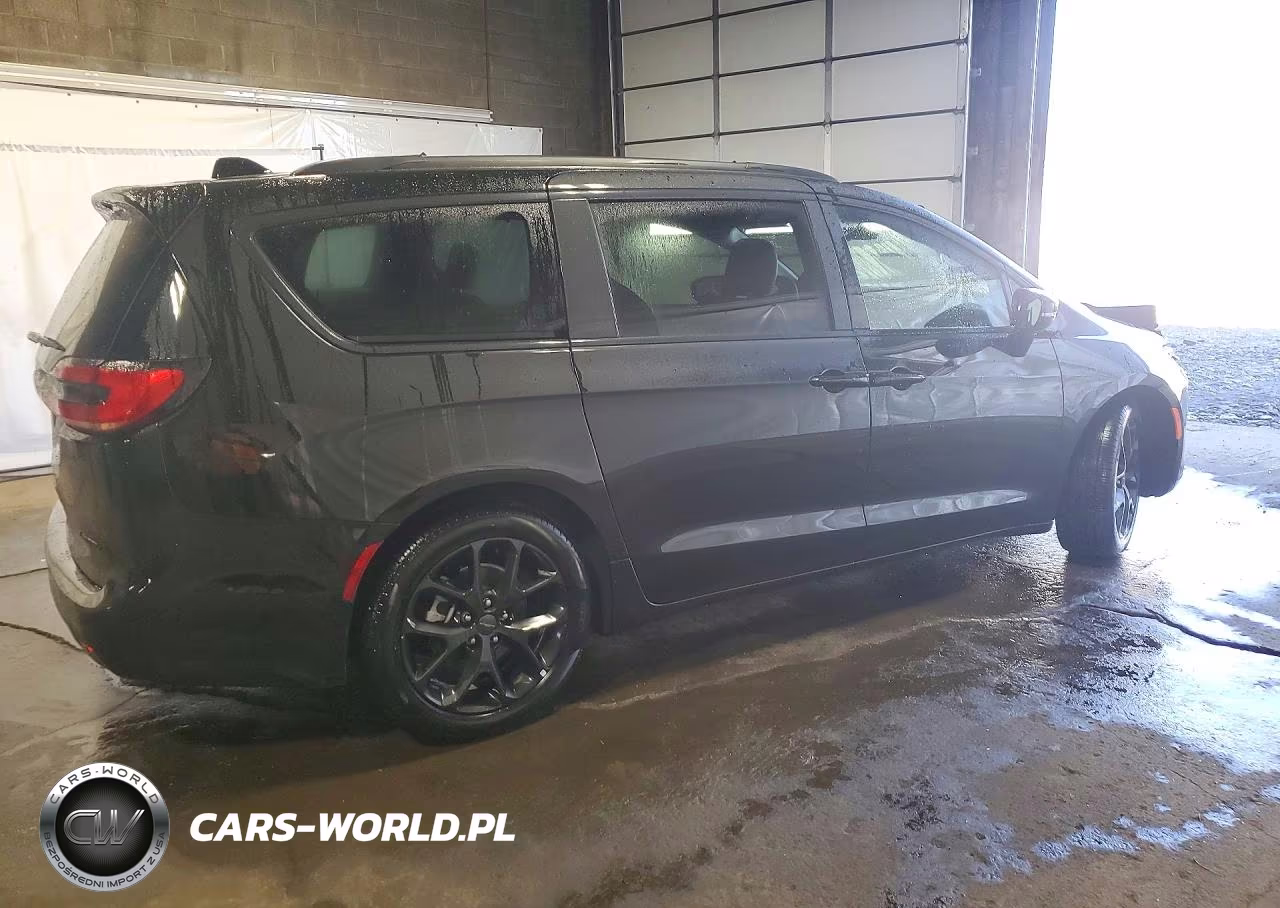 2027 Chrysler Pacifica Limited VIN:2C4RC1GG3VR552046 - 3