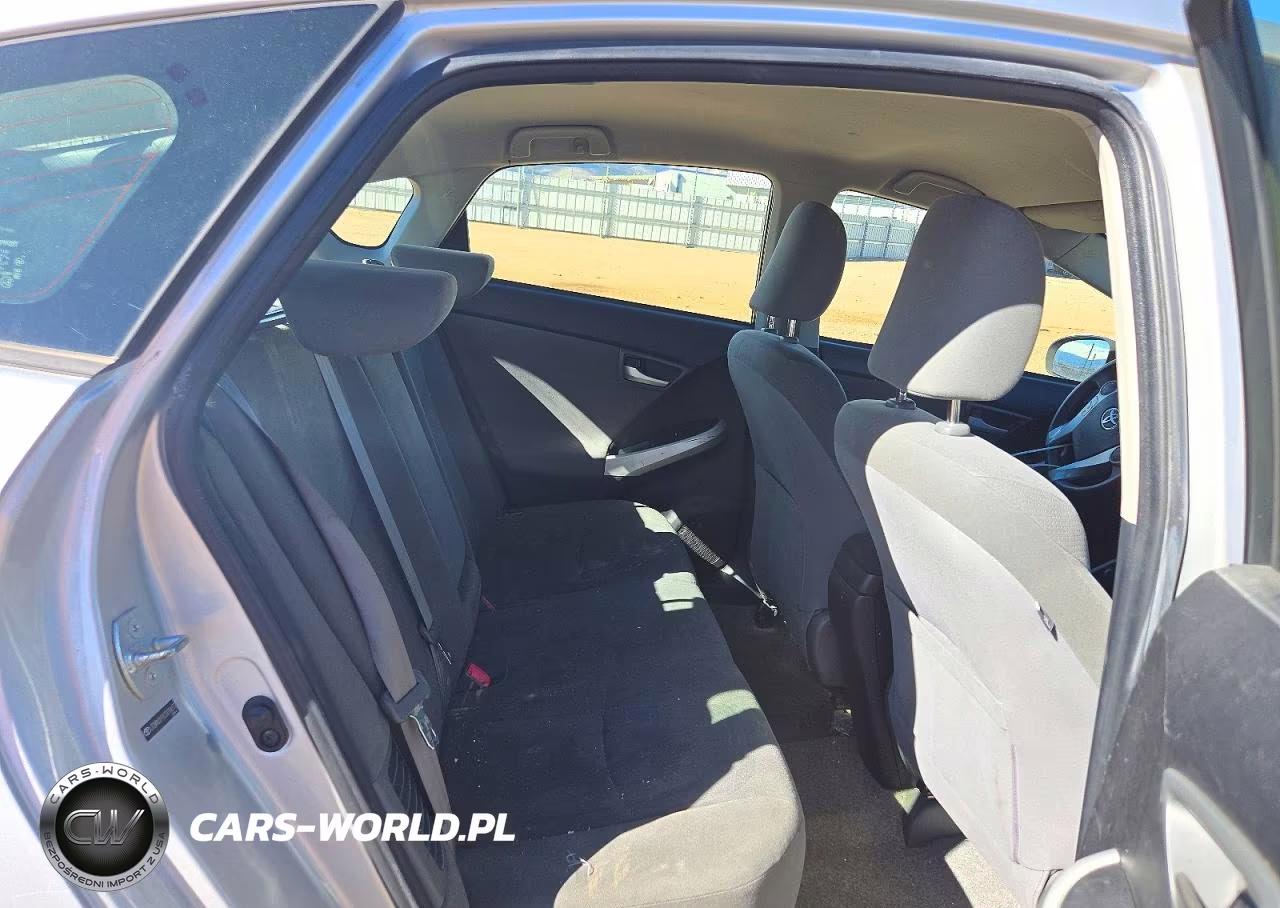 2012 Toyota Prius Plug-In VIN:JTDKN3DP8C3014637 - 10