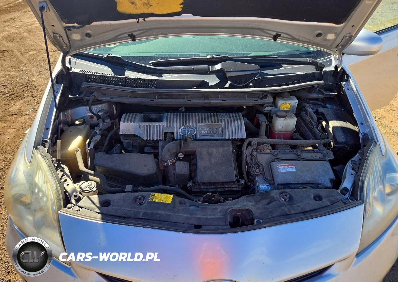 2012 Toyota Prius Plug-In VIN:JTDKN3DP8C3014637 - 11