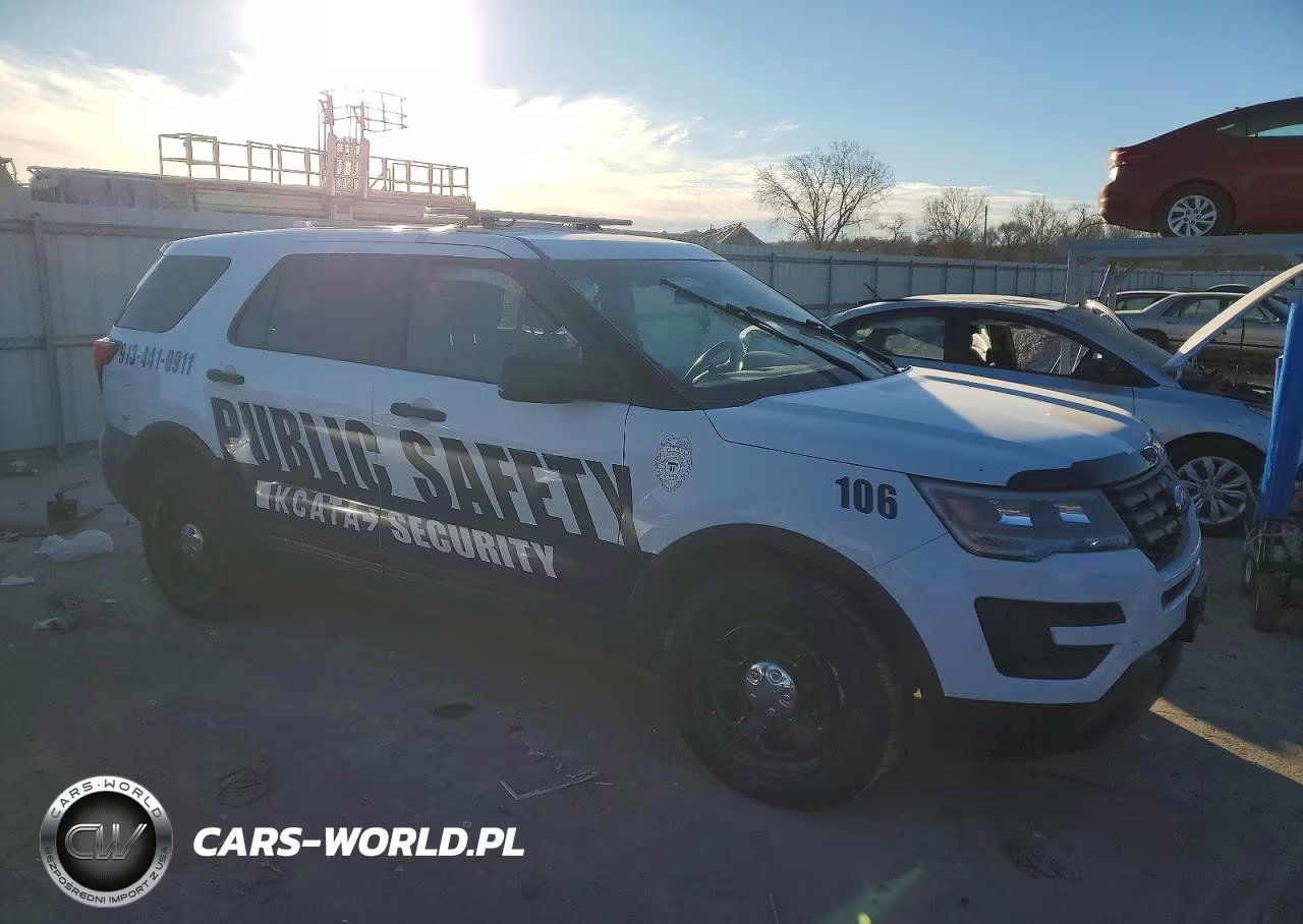 2017 Ford Explorer Police Interceptor VIN:1FM5K8AR7HGA04704 - 4