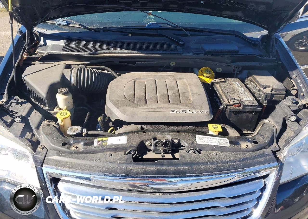 2015 Chrysler Town & Country Touring VIN:2C4RC1BG3FR618975 - 12