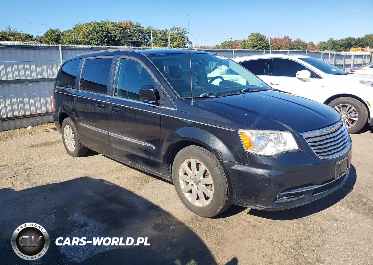 2015 Chrysler Town & Country Touring VIN:2C4RC1BG3FR618975 - 4