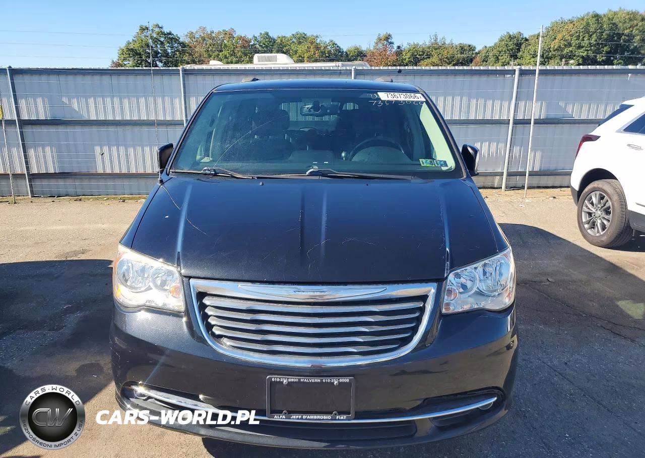2015 Chrysler Town & Country Touring VIN:2C4RC1BG3FR618975 - 5