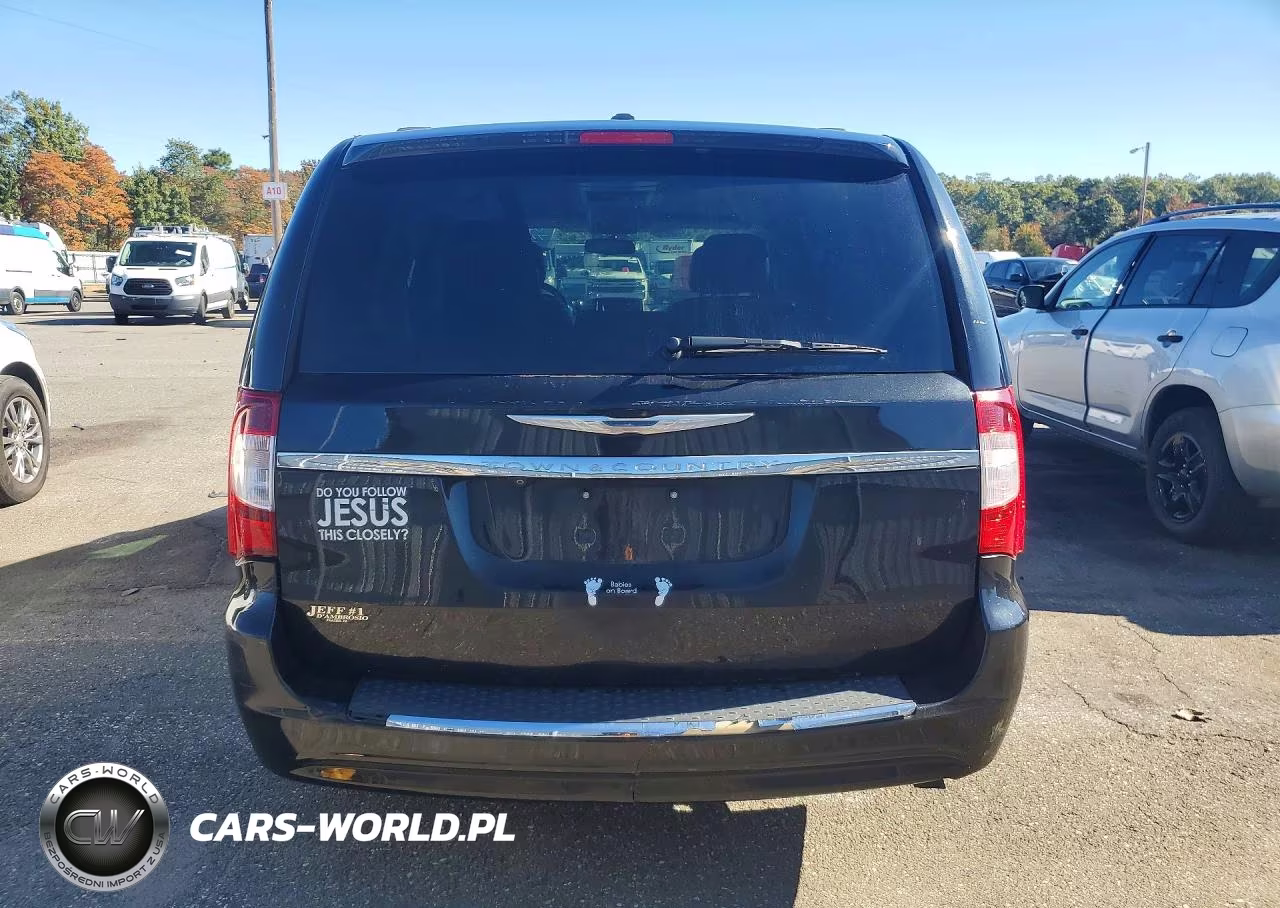 2015 Chrysler Town & Country Touring VIN:2C4RC1BG3FR618975 - 6