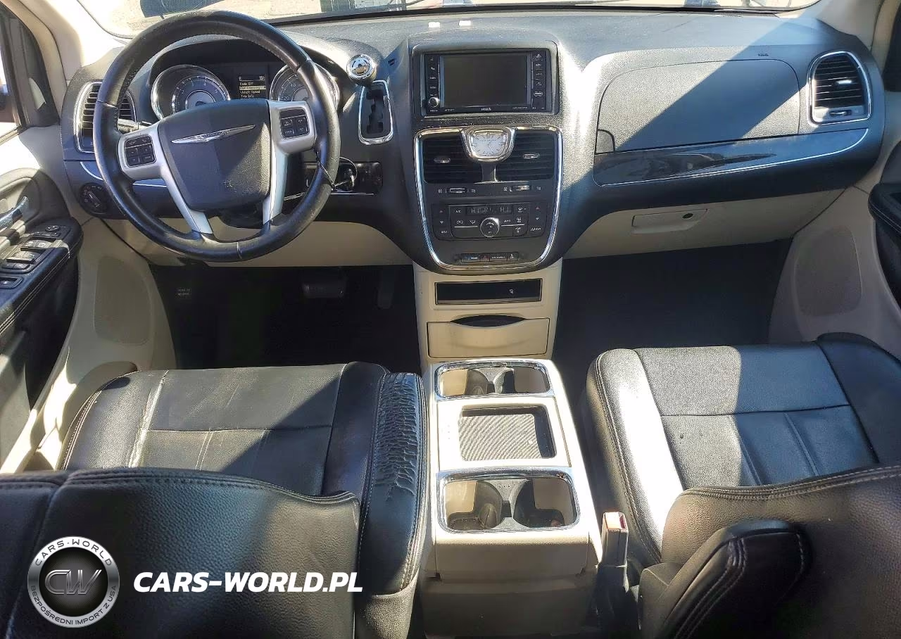 2015 Chrysler Town & Country Touring VIN:2C4RC1BG3FR618975 - 8