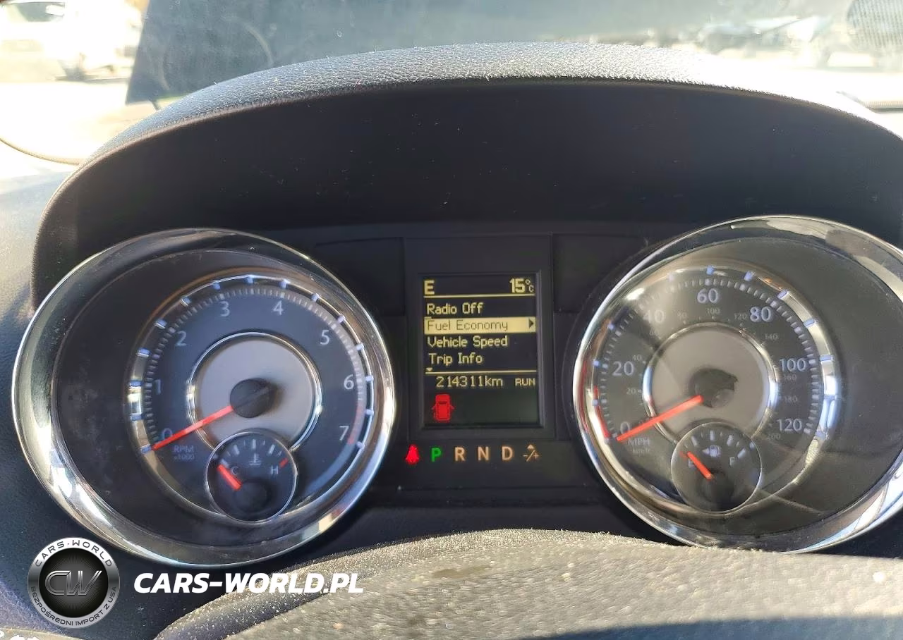 2015 Chrysler Town & Country Touring VIN:2C4RC1BG3FR618975 - 9