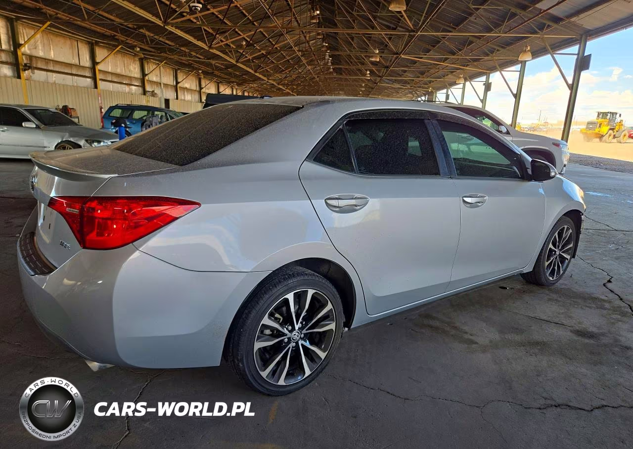 2018 Toyota Corolla Xse VIN:2T1BURHE0JC032455 - 3