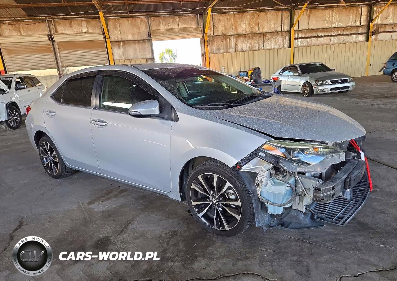 2018 Toyota Corolla Xse VIN:2T1BURHE0JC032455 - 4