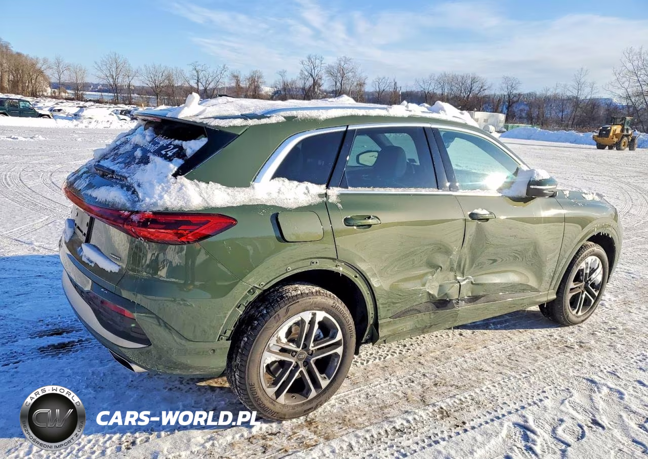 2025 Audi Q5 Premium VIN:WA11AAGU1S2060466 - 3