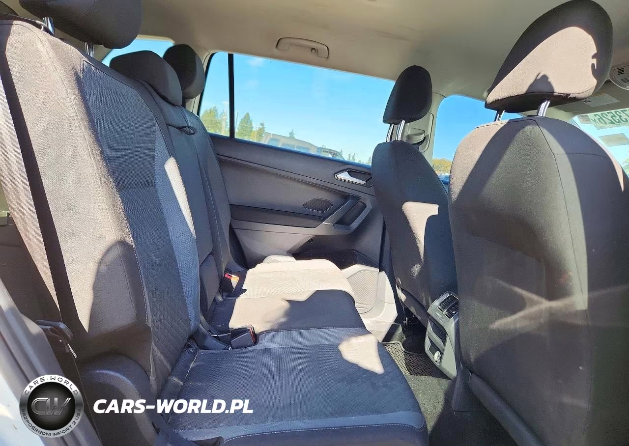 2018 Volkswagen Tiguan S VIN:3VV0B7AX9JM158710 - 11