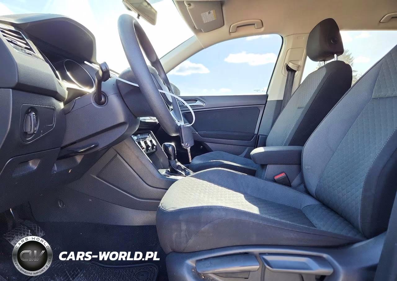 2018 Volkswagen Tiguan S VIN:3VV0B7AX9JM158710 - 7