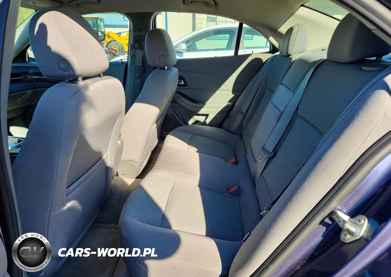 2013 Chevrolet Malibu Ls VIN:1G11B5SA1DF143746 - 10