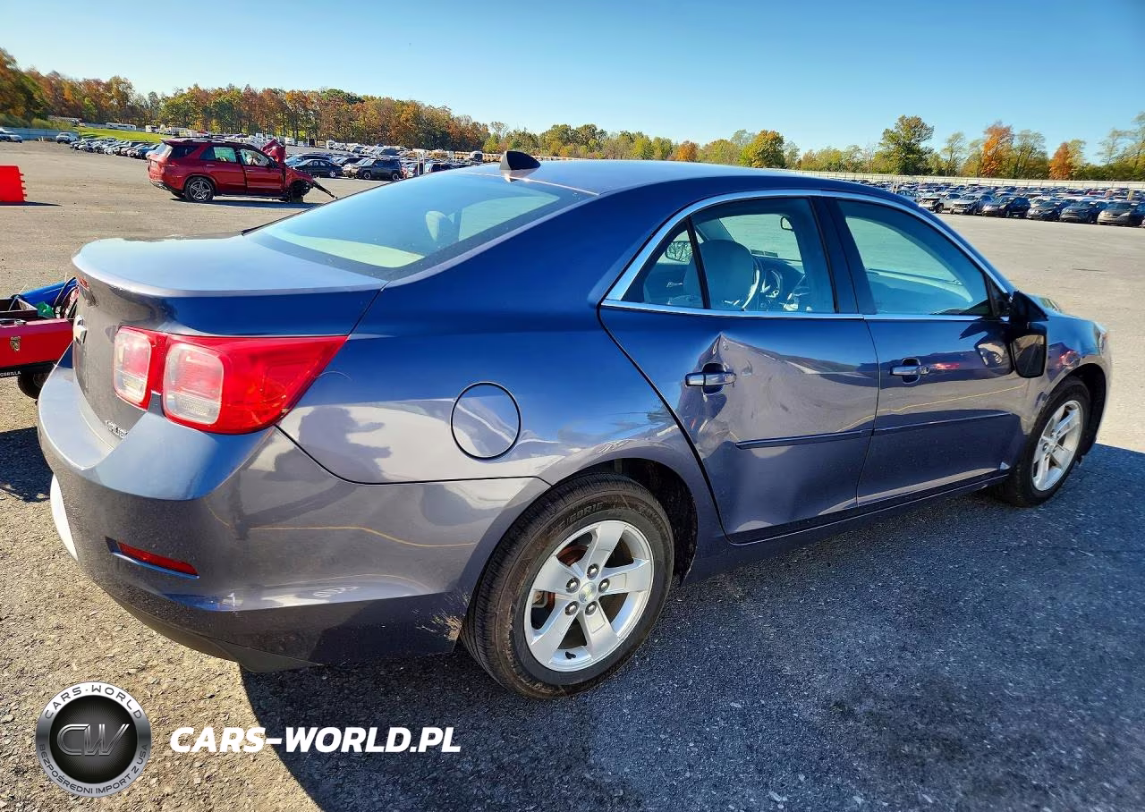 2013 Chevrolet Malibu Ls VIN:1G11B5SA1DF143746 - 3