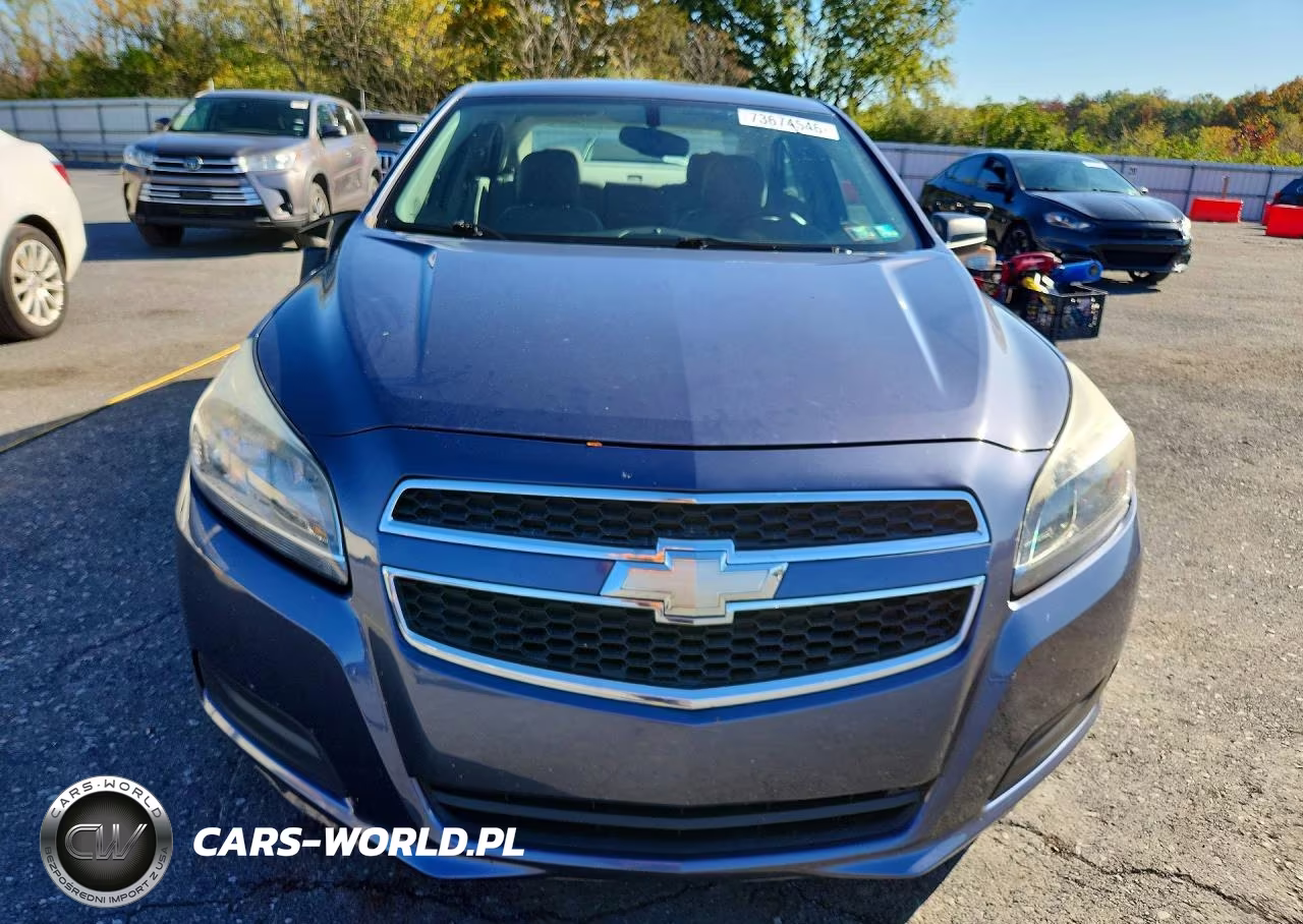 2013 Chevrolet Malibu Ls VIN:1G11B5SA1DF143746 - 5