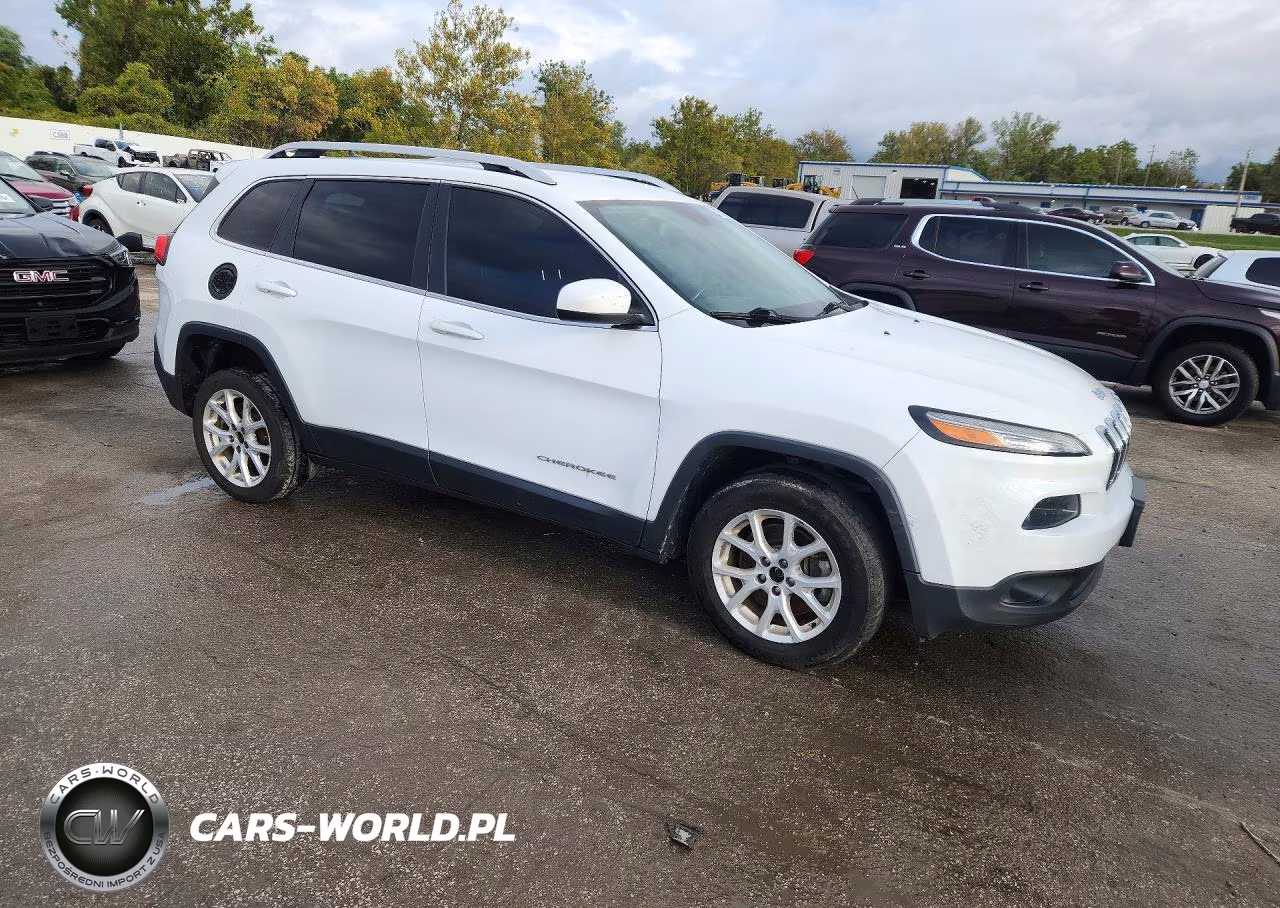 2016 Jeep Cherokee Latitude VIN:1C4PJMCB8GW197166 - 4