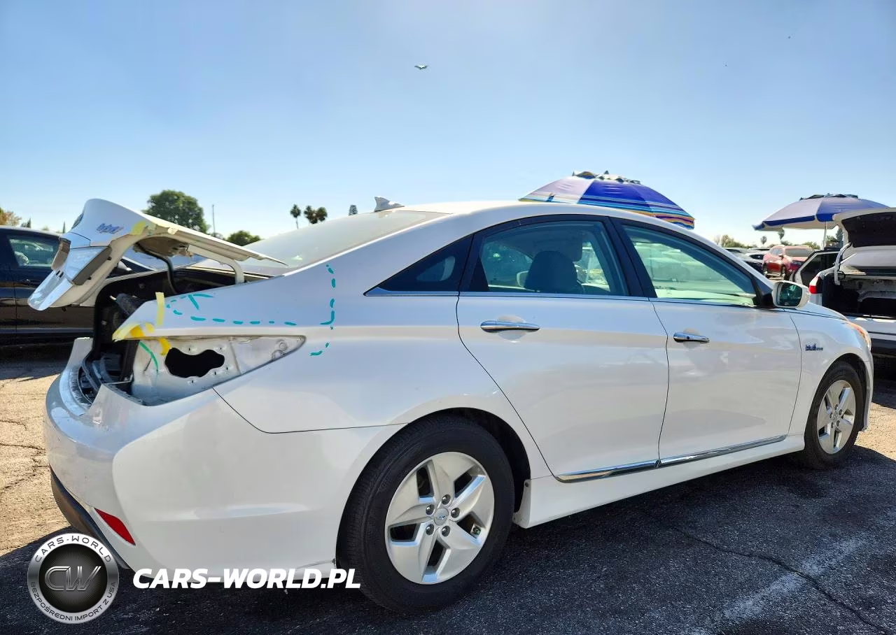 2012 Hyundai Sonata Hybrid VIN:KMHEC4A48CA057000 - 3