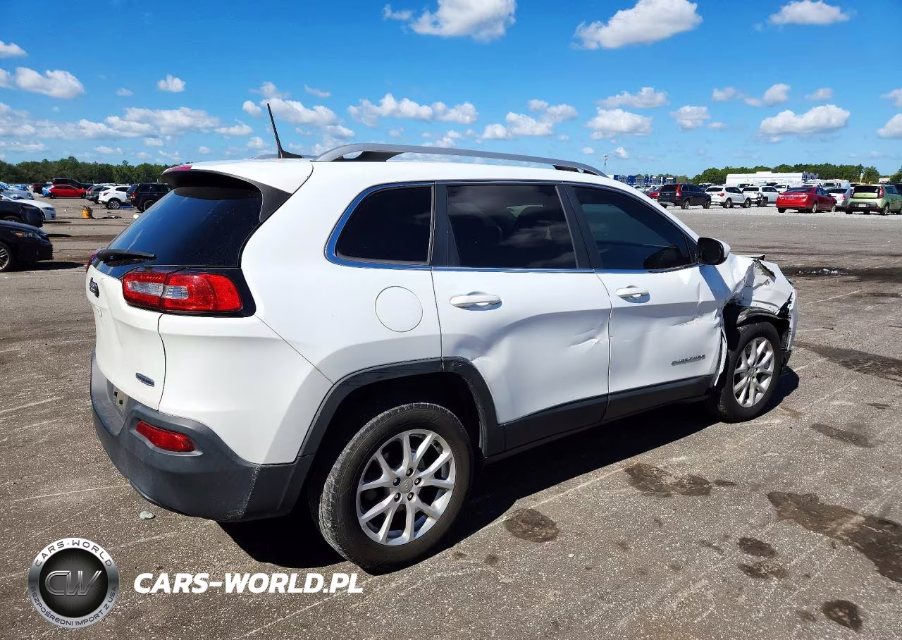 2017 Jeep Cherokee Latitude VIN:1C4PJLCB1HW522137 - 3