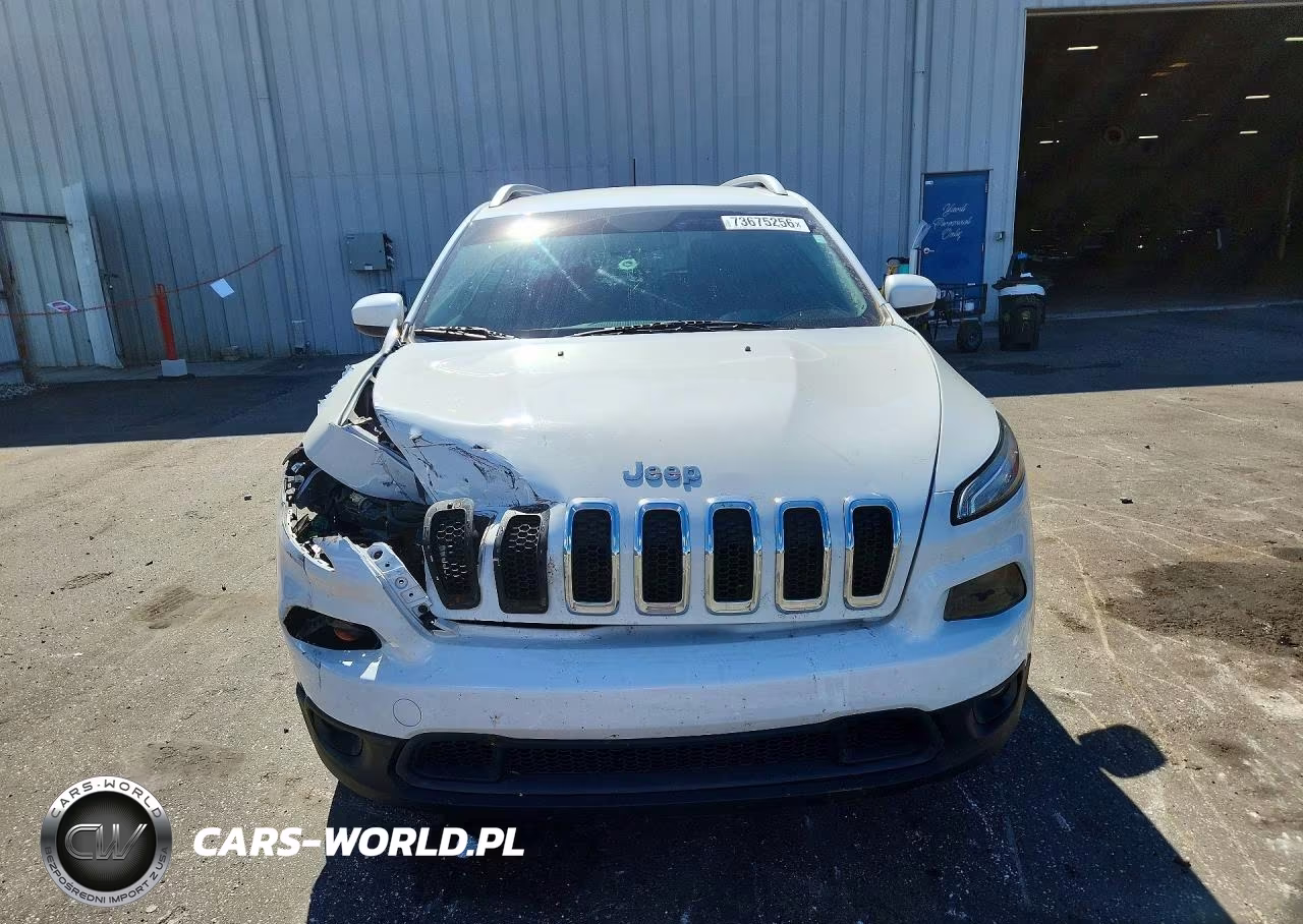 2017 Jeep Cherokee Latitude VIN:1C4PJLCB1HW522137 - 5