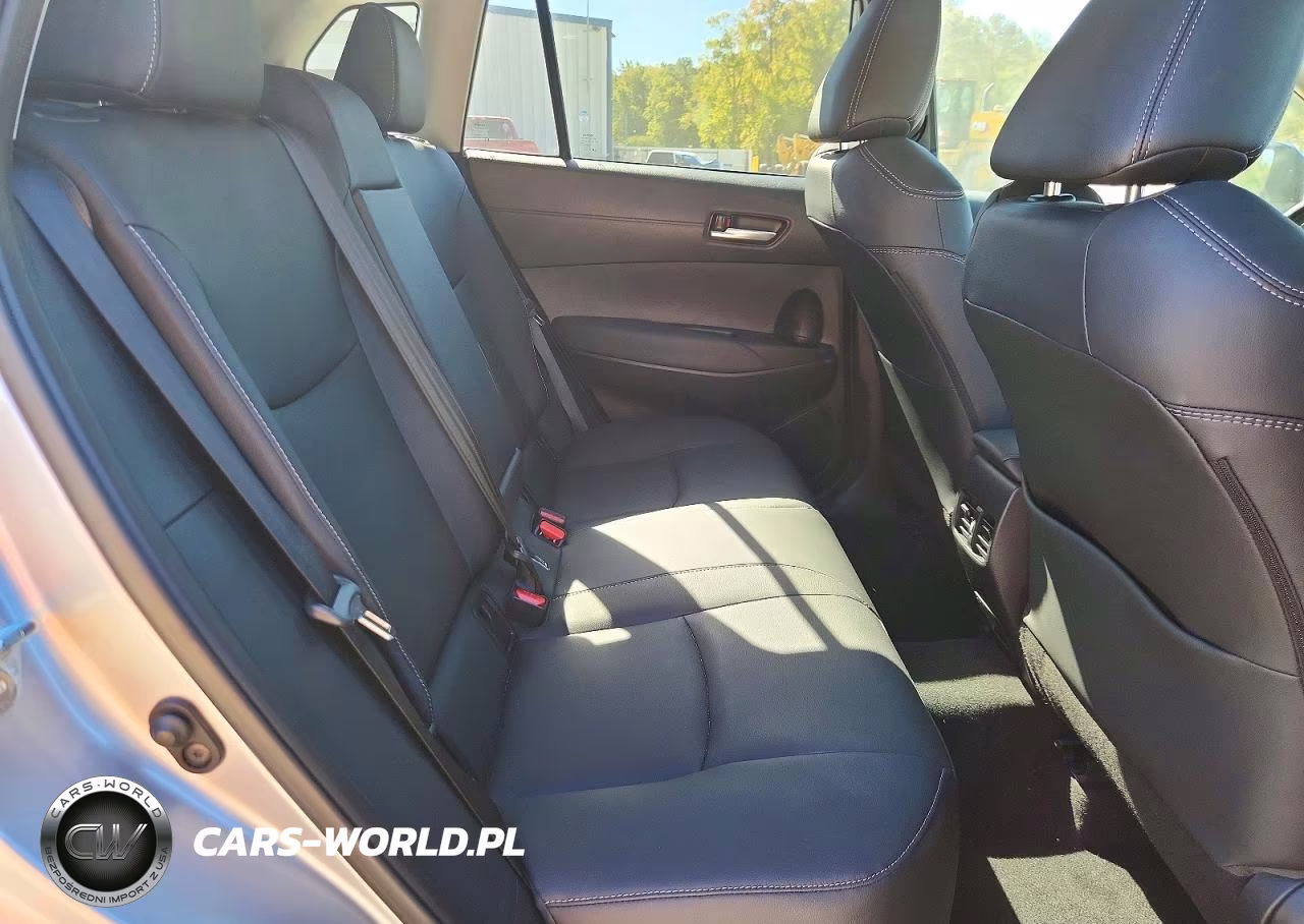2025 Toyota Corolla Cross Xle VIN:7MUDAABG9SV136695 - 11