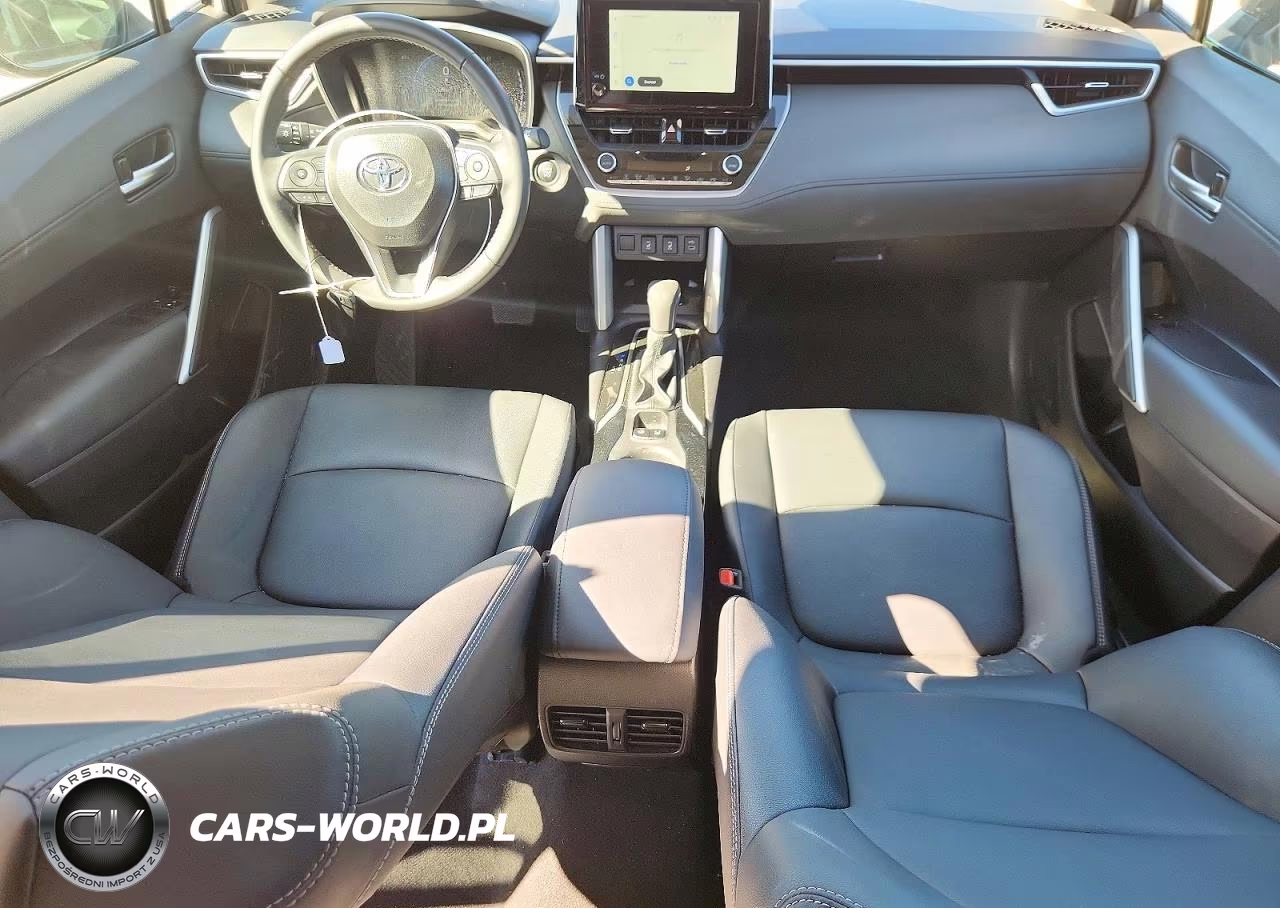 2025 Toyota Corolla Cross Xle VIN:7MUDAABG9SV136695 - 8