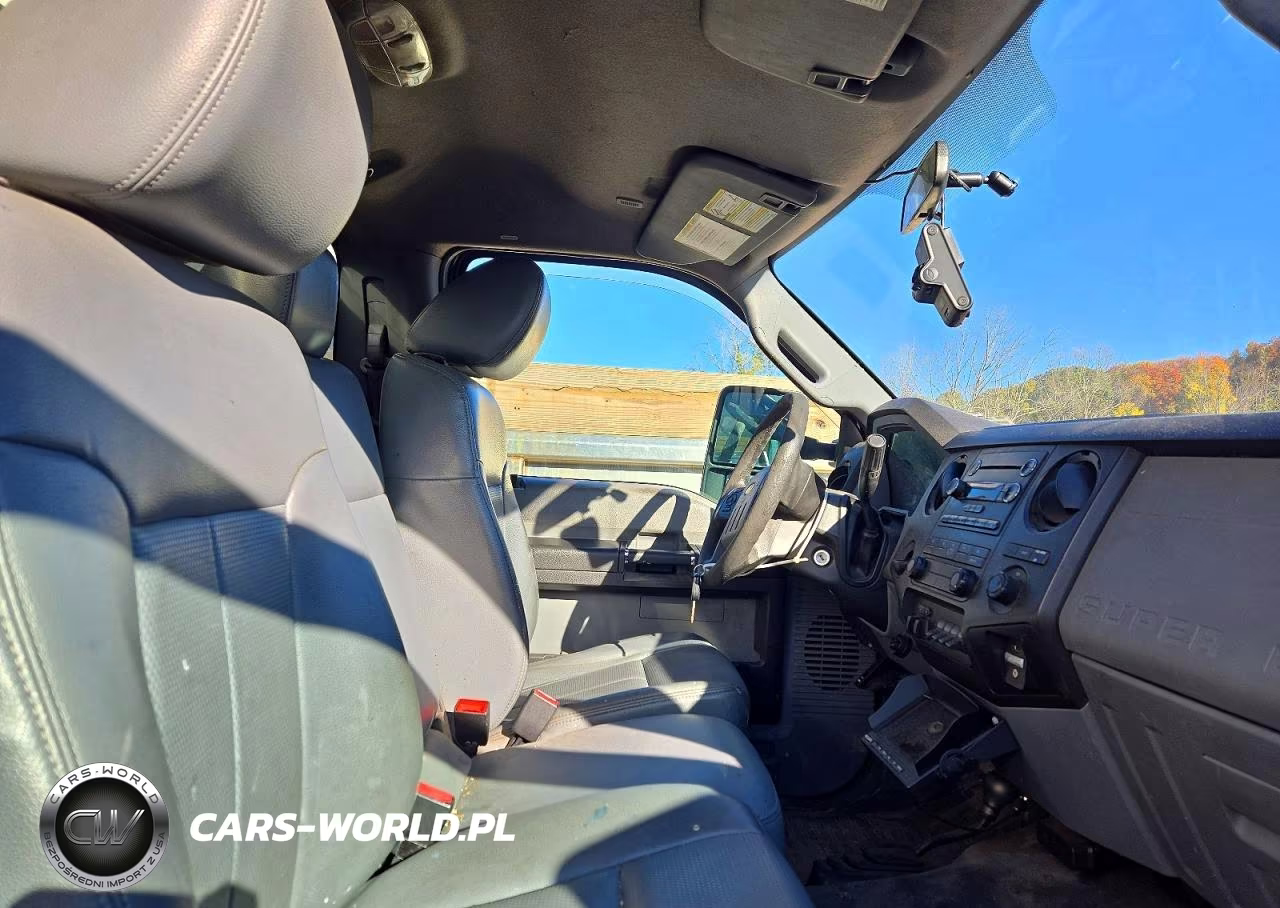 2016 Ford F550 Super Duty VIN:1FDUF5HY1GEB28165 - 11