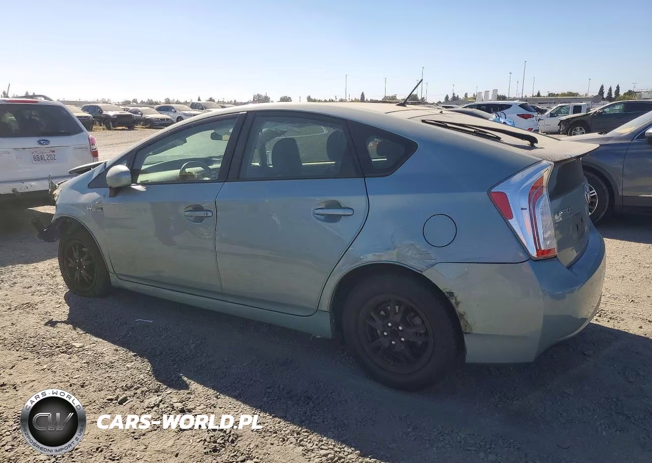 2015 Toyota Prius Two VIN:JTDKN3DU9F1997656 - 2