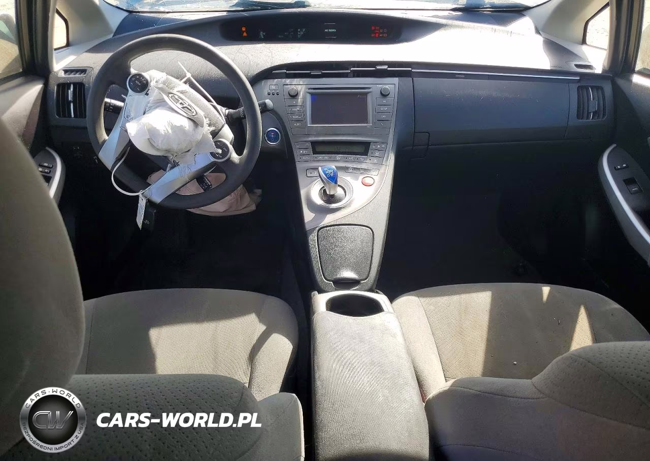 2015 Toyota Prius Two VIN:JTDKN3DU9F1997656 - 8