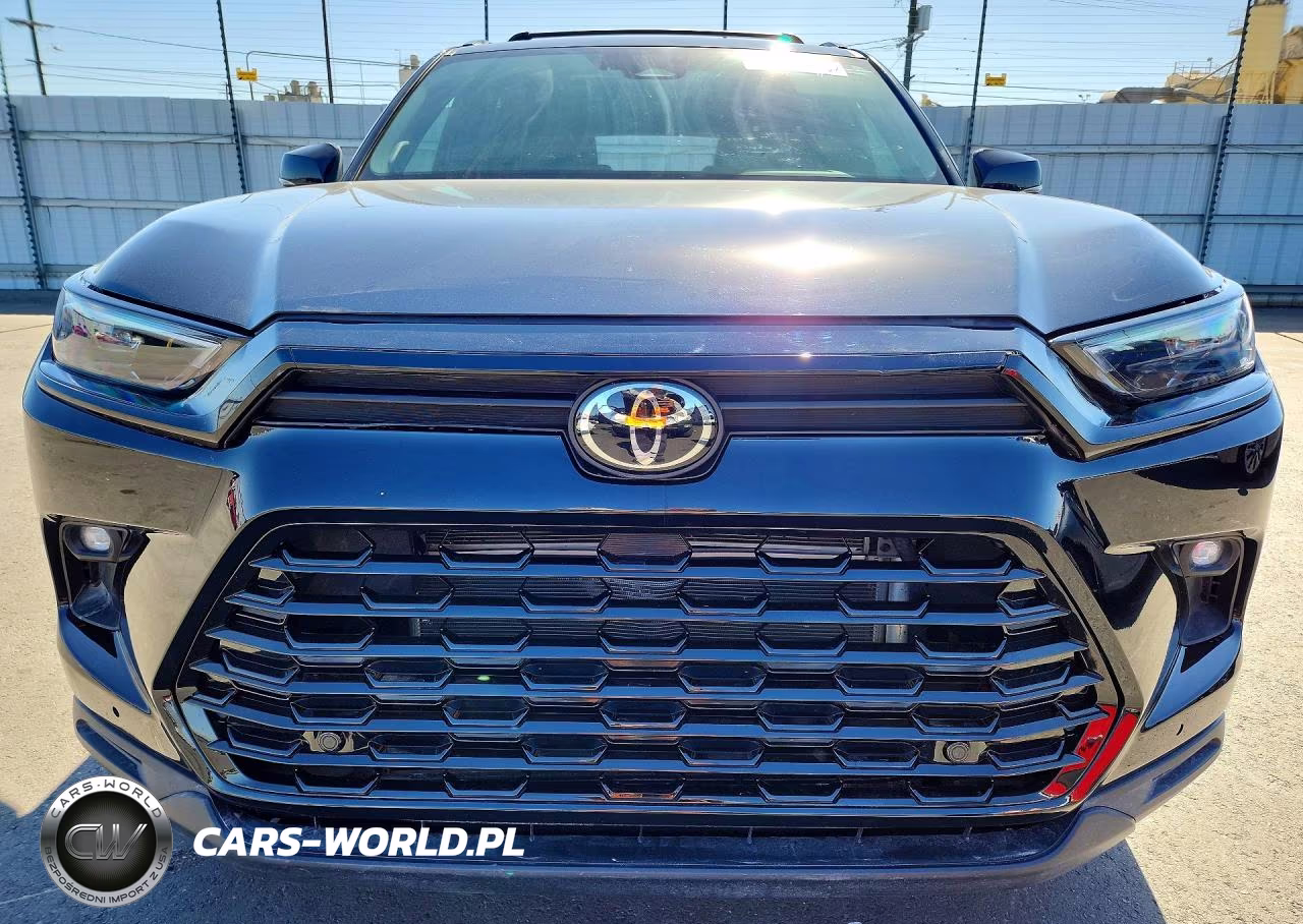 2026 Toyota Grand Highlander Hybrid Nightshade Edition VIN:5TDACAB52TS076928 - 5
