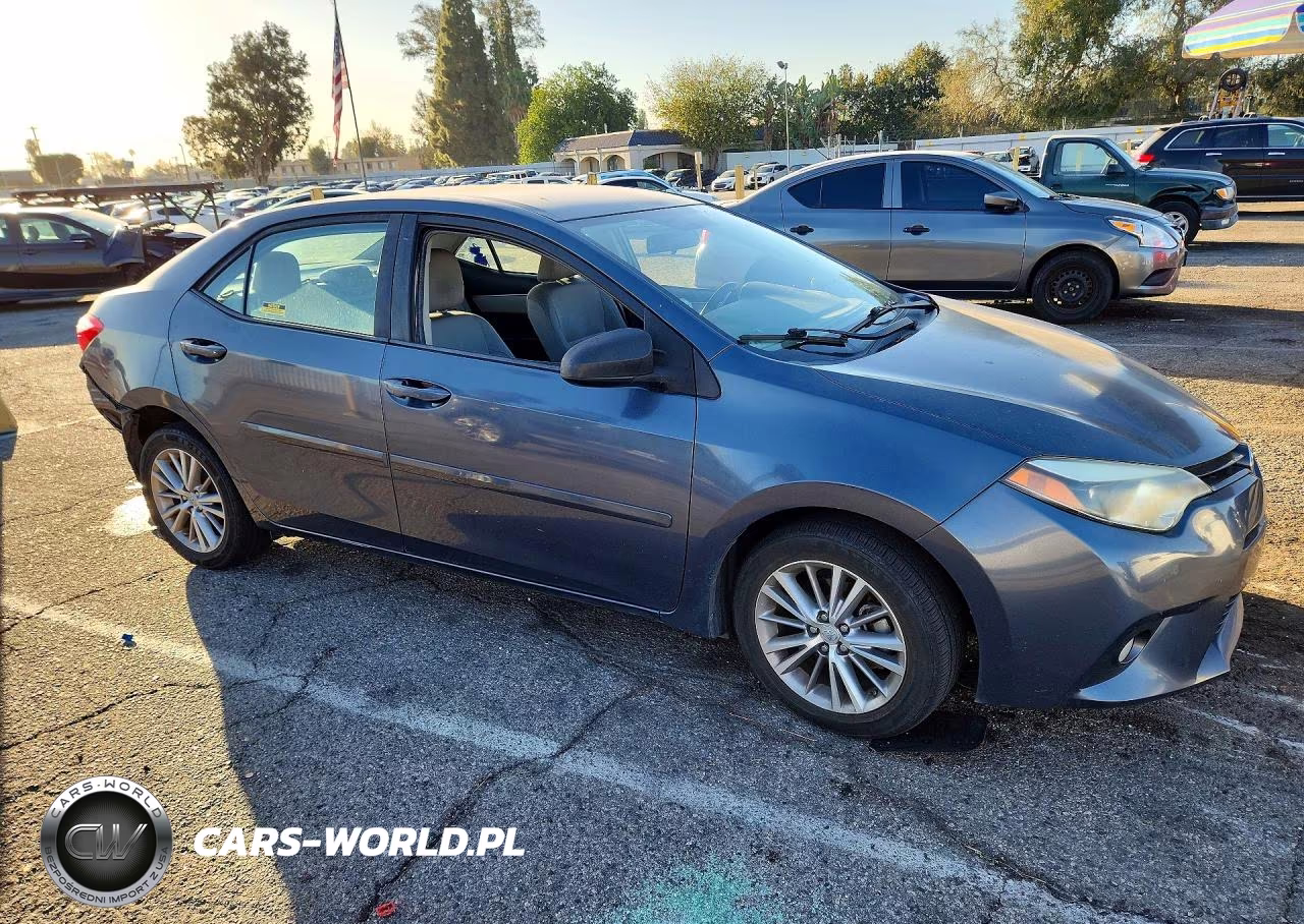 2015 Toyota Corolla Le Plus VIN:5YFBURHE9FP246139 - 4