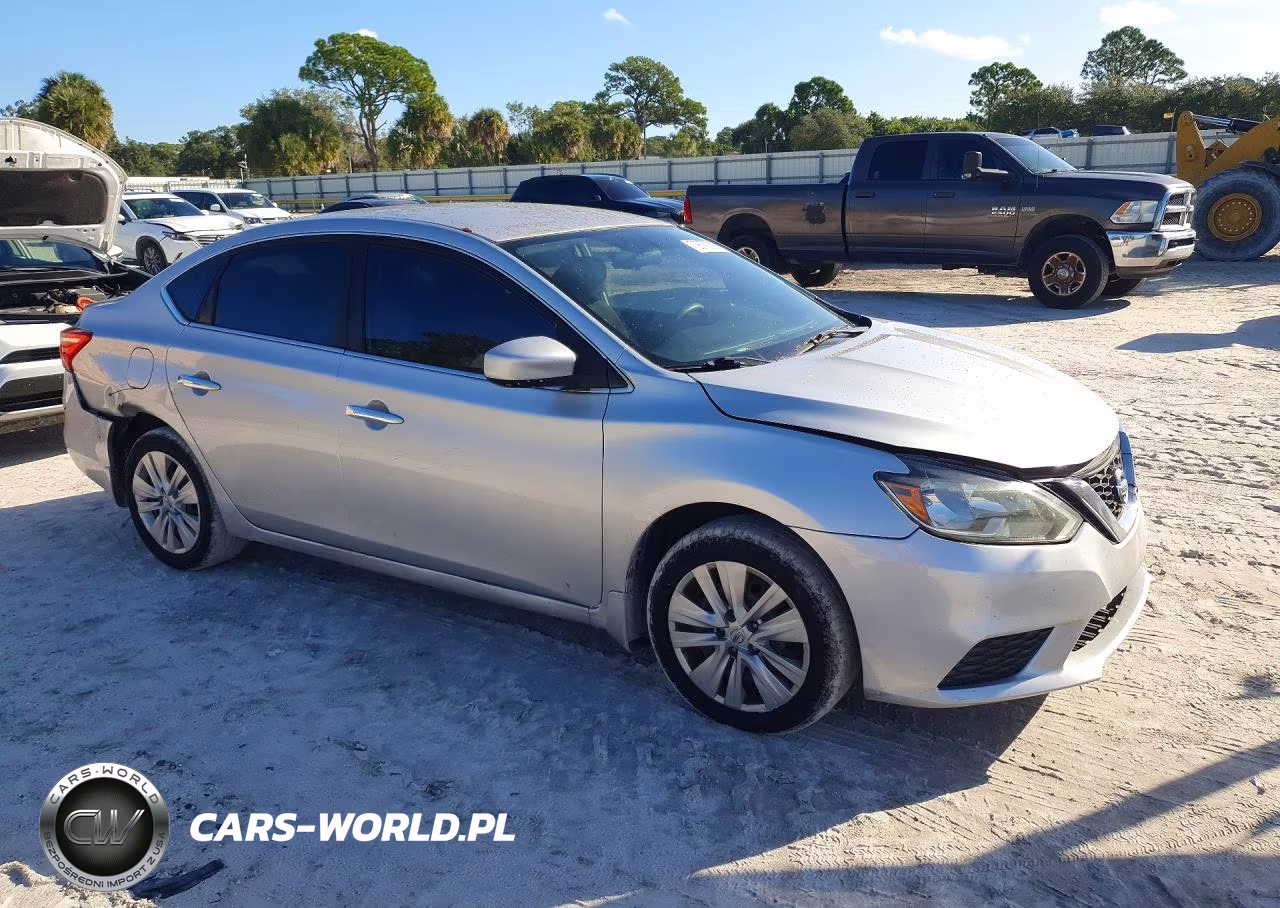 2018 Nissan Sentra S VIN:3N1AB7AP7JY316928 - 4
