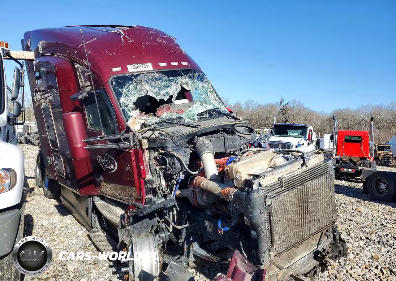 2016 Kenworth T680 Semi Truck