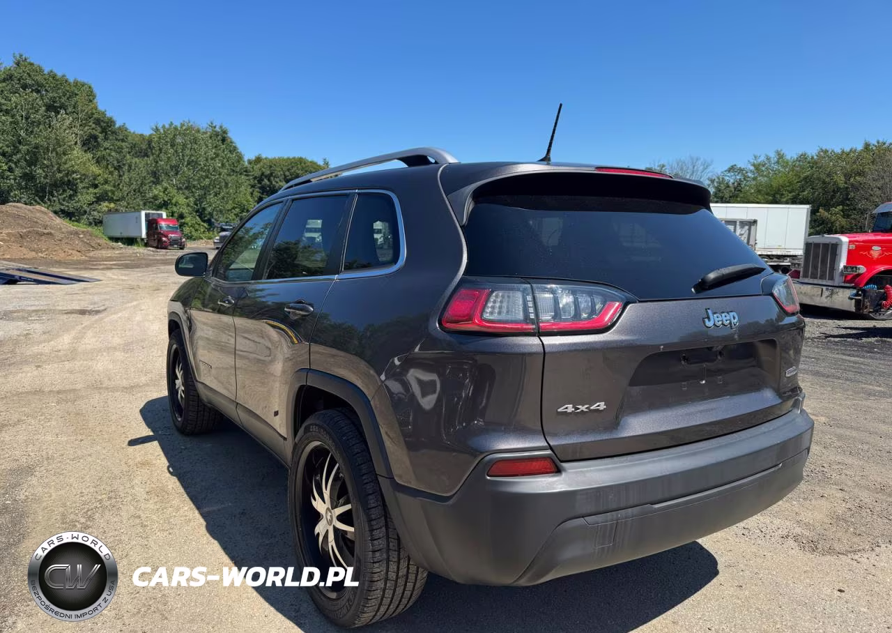 2019 Jeep Cherokee Latitude Plus VIN:1C4PJMLB9KD182017 - 3