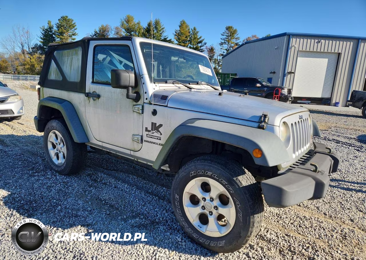 2011 Jeep Wrangler Sport VIN:1J4AA2D13BL541698 - 4