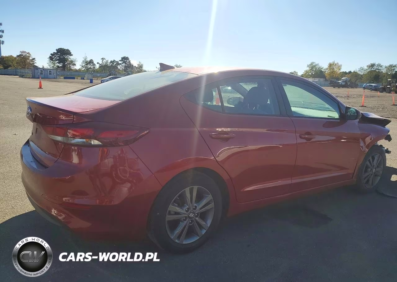 2018 Hyundai Elantra Sel VIN:5NPD84LF3JH337350 - 3