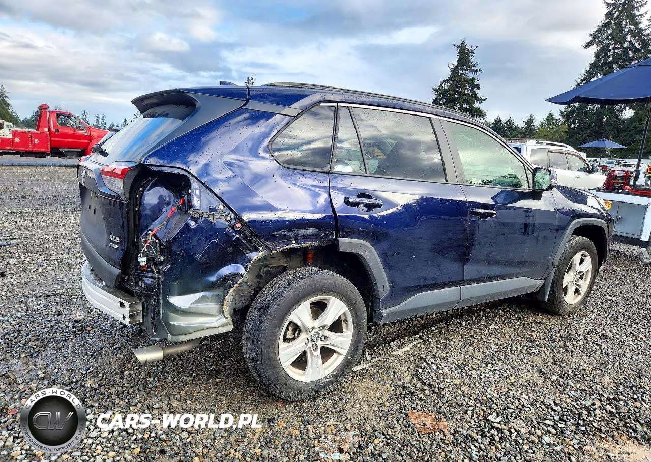 2020 Toyota Rav4 Xle VIN:JTMP1RFV3LD525375 - 3