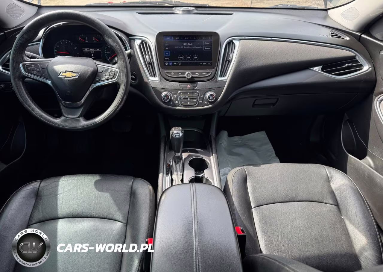 2019 Chevrolet Malibu Lt VIN:1G1ZD5ST5KF135693 - 9
