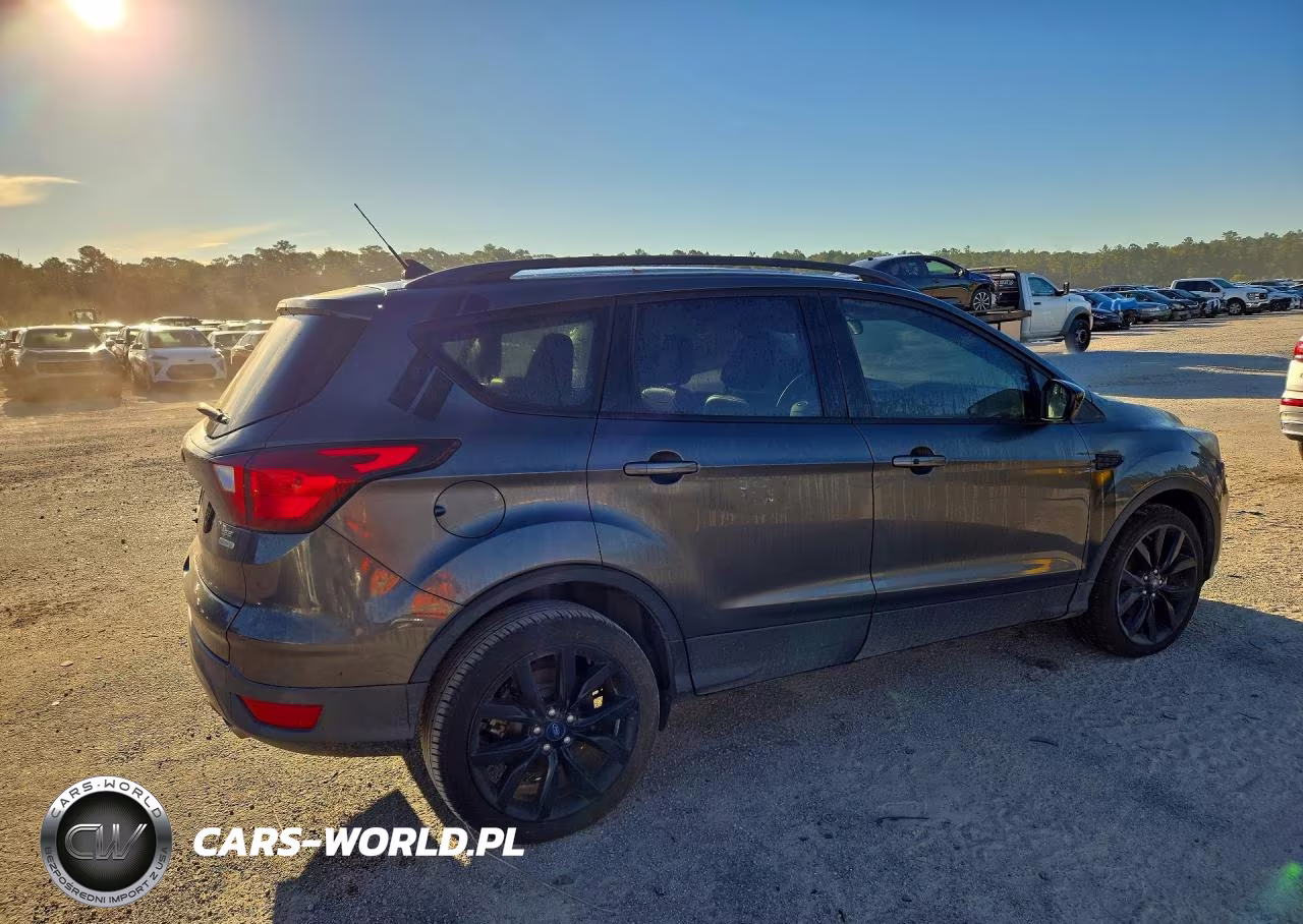 2019 Ford Escape Se VIN:1FMCU0GD2KUA64851 - 3