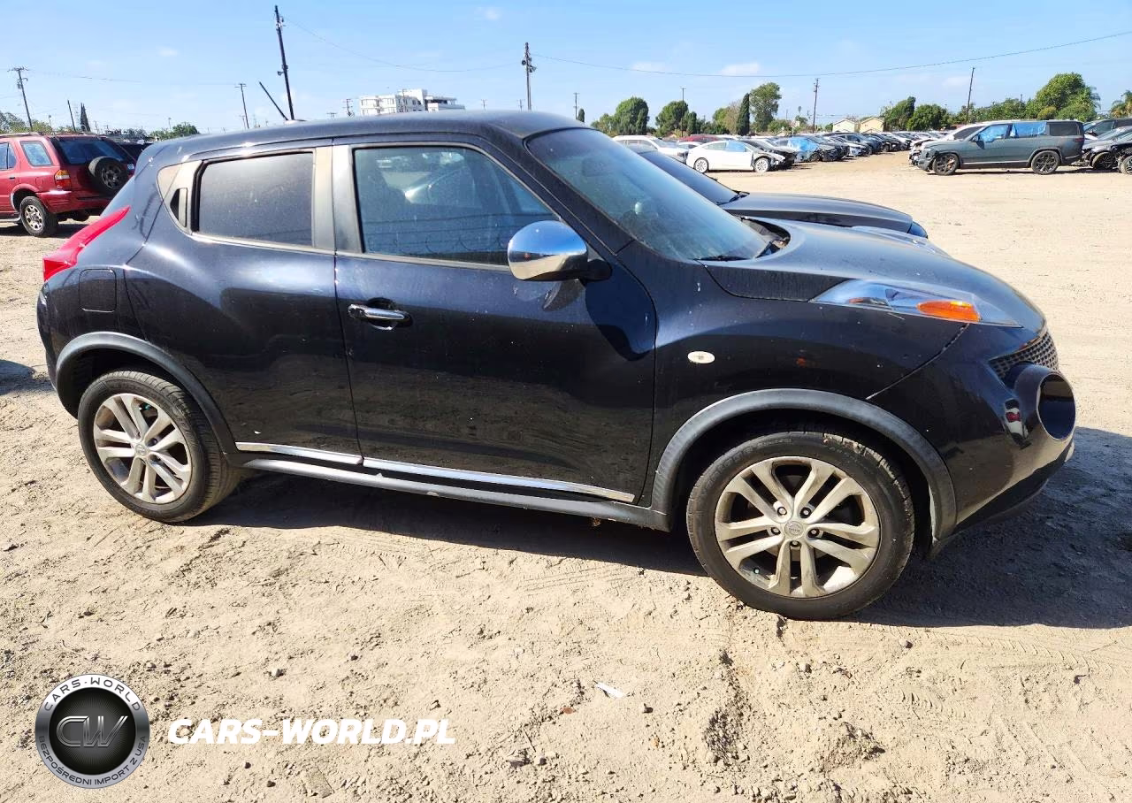 2013 Nissan Juke S VIN:JN8AF5MR1DT220815 - 4