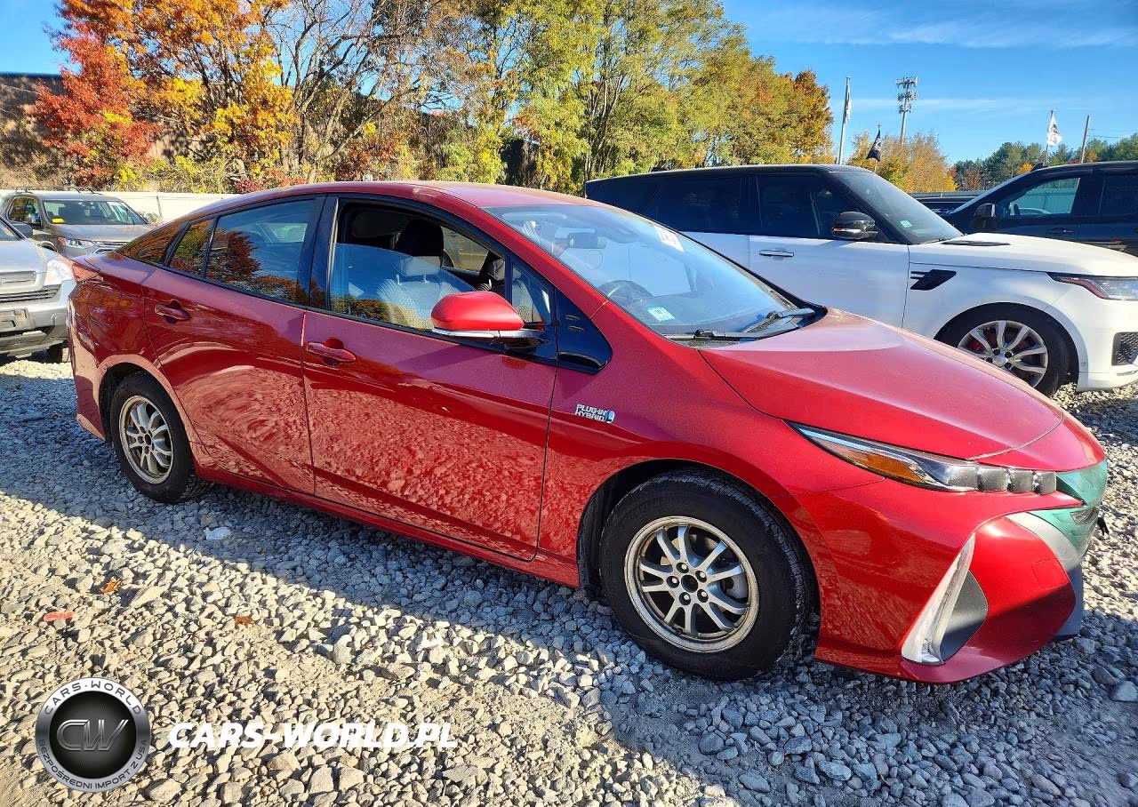 2017 Toyota Prius Prime Plus VIN:JTDKARFPXH3064460 - 4