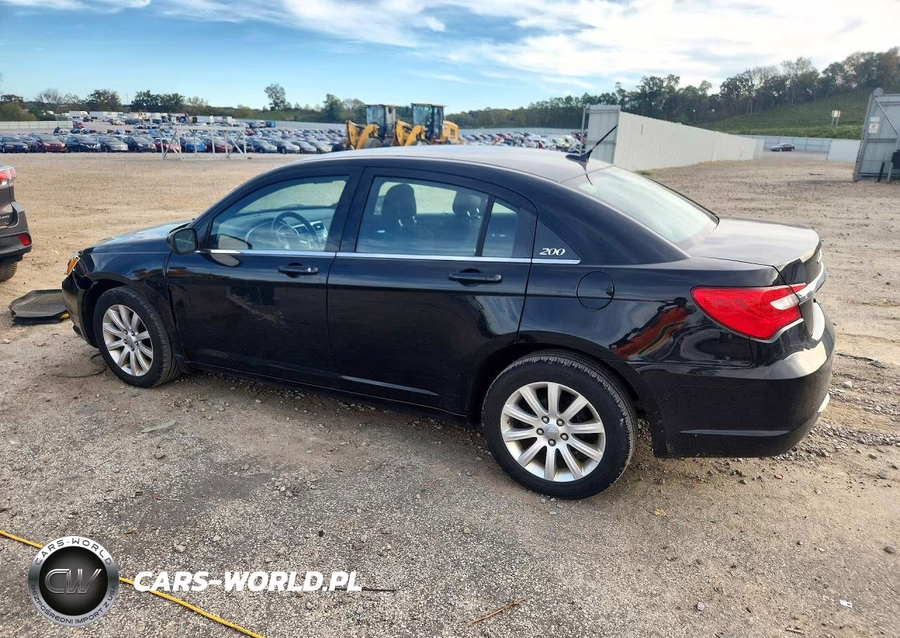 2012 Chrysler 200 Touring VIN:1C3CCBBBXCN130653 - 2