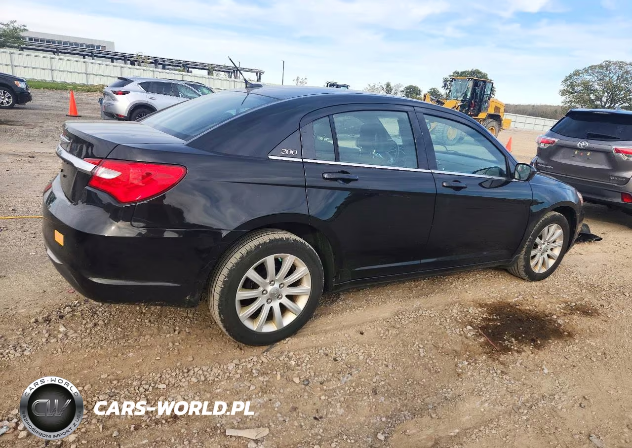 2012 Chrysler 200 Touring VIN:1C3CCBBBXCN130653 - 3