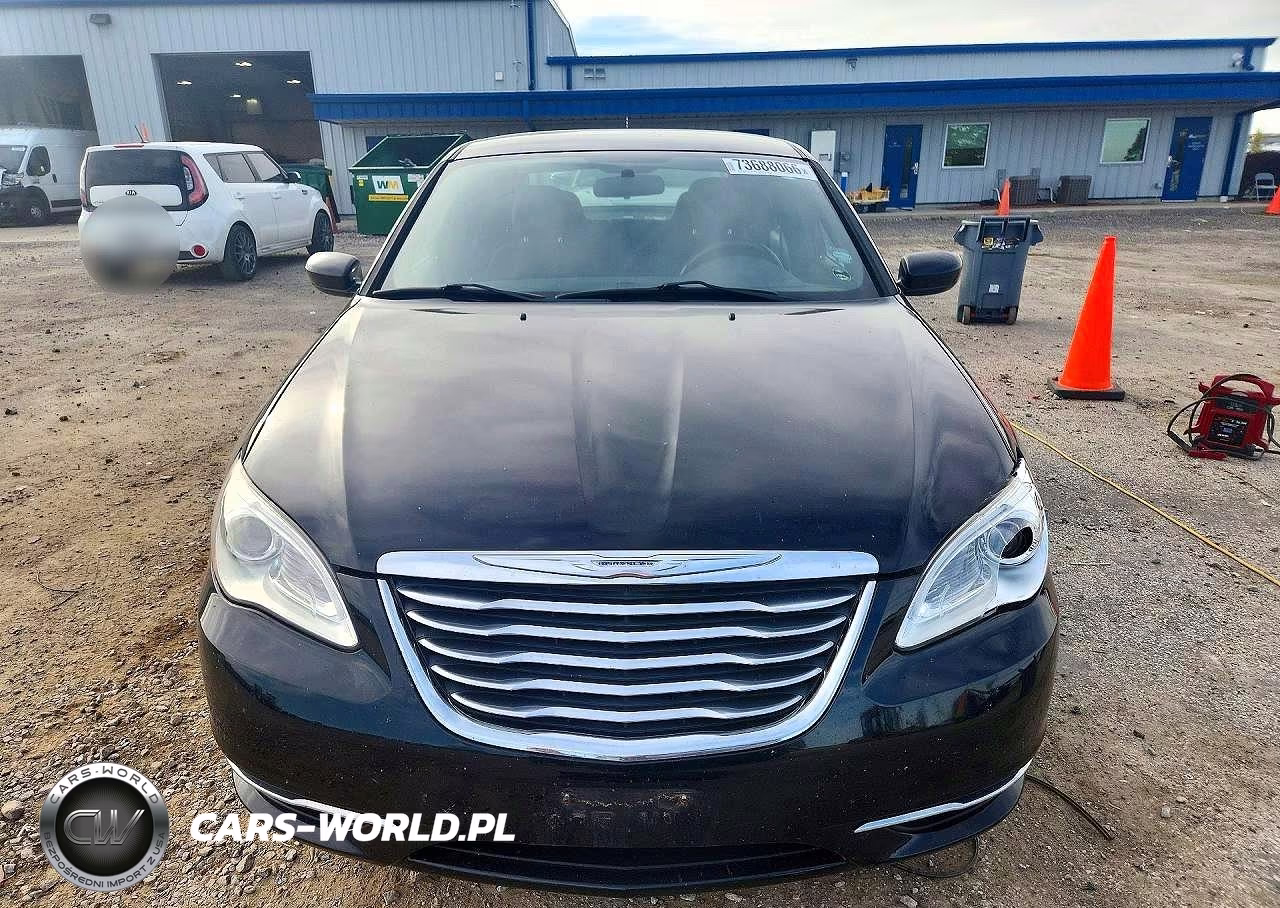 2012 Chrysler 200 Touring VIN:1C3CCBBBXCN130653 - 5