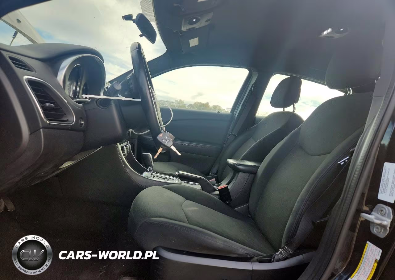 2012 Chrysler 200 Touring VIN:1C3CCBBBXCN130653 - 7