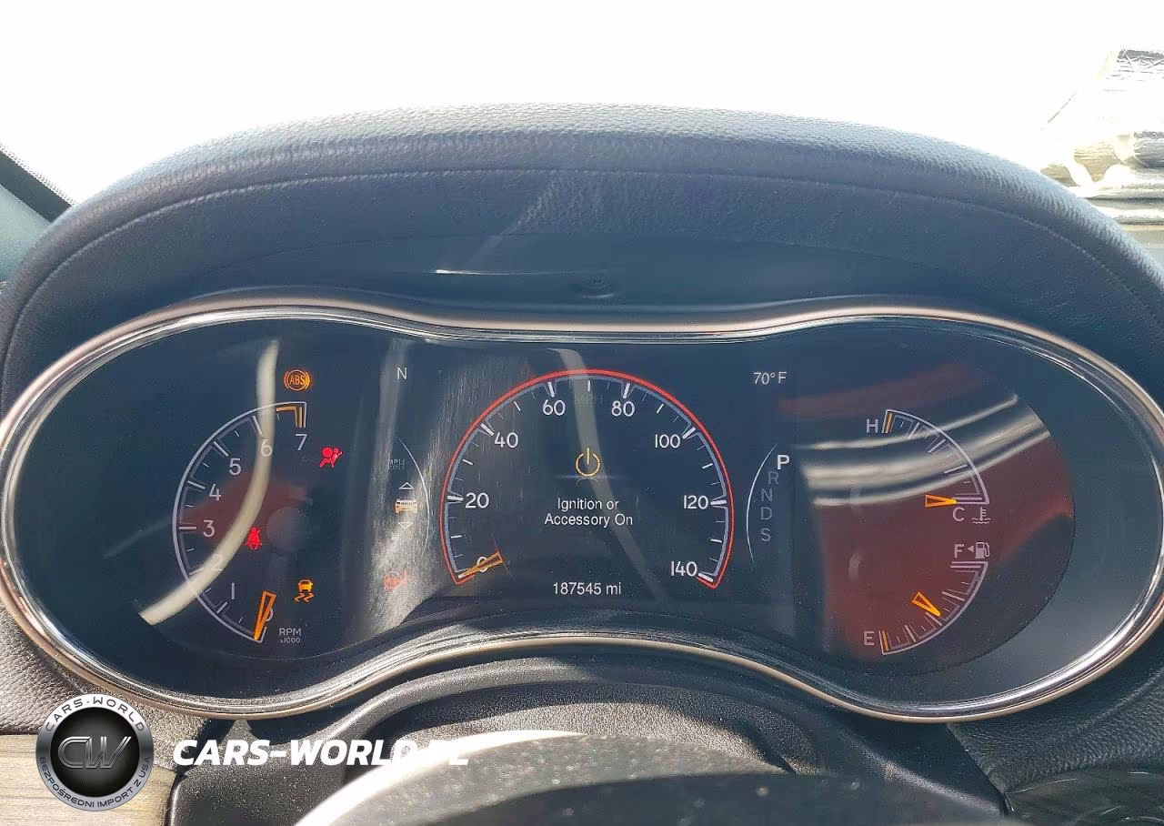 2015 Jeep Grand Cherokee Overland VIN:1C4RJECGXFC646809 - 9