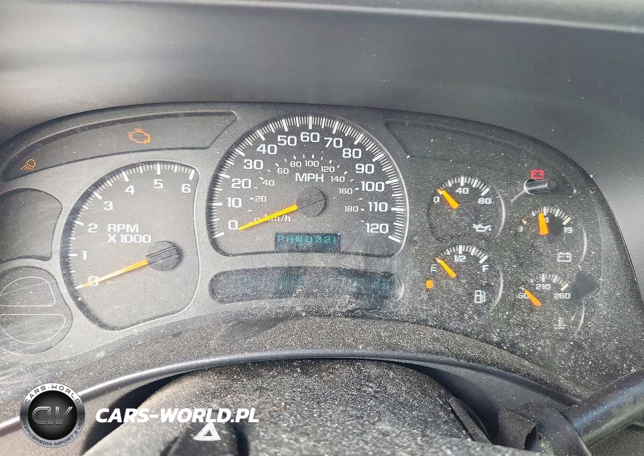 2003 Chevrolet Silverado C1500 VIN:2GCEC19T731335426 - 9