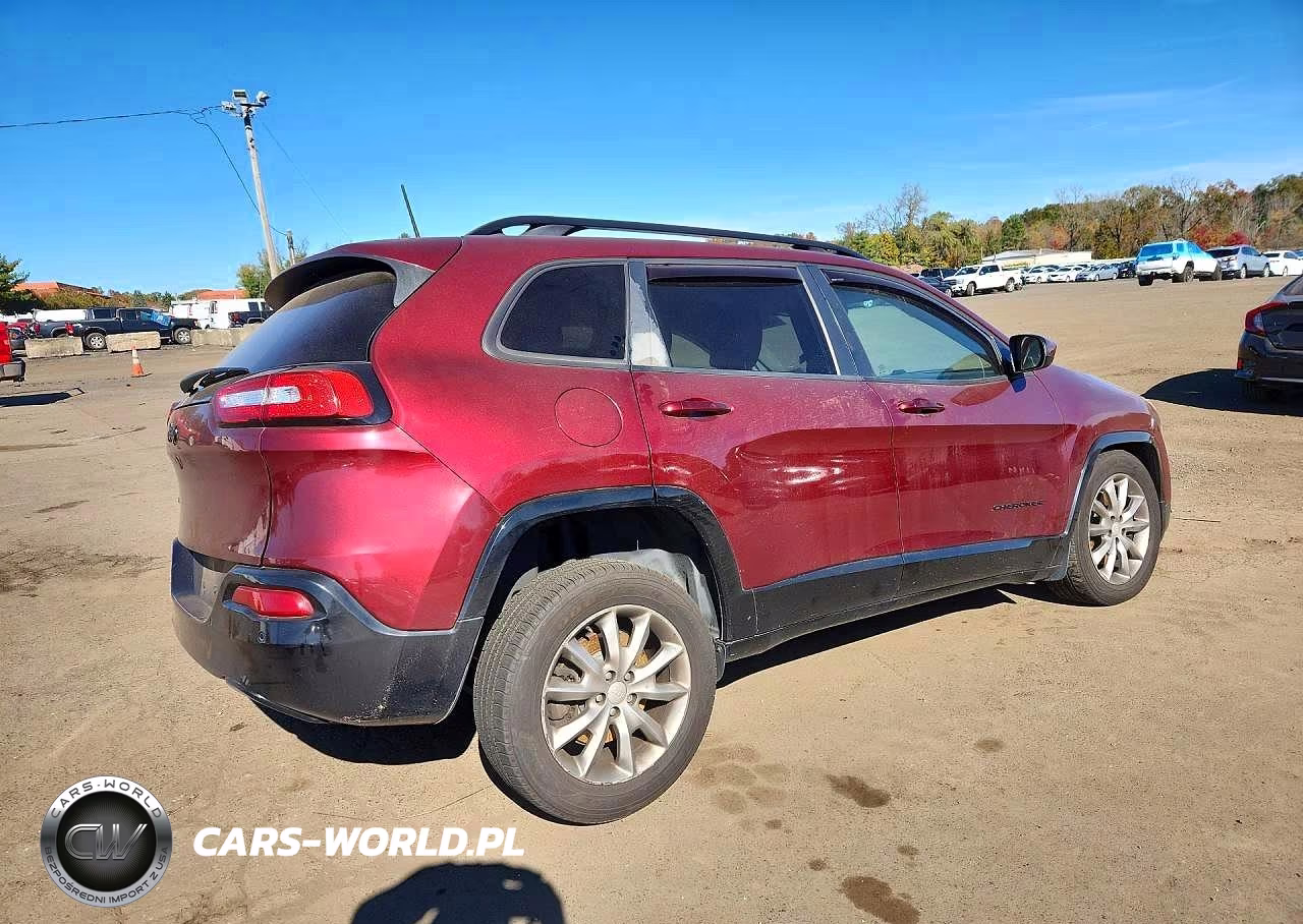 2018 Jeep Cherokee Latitude VIN:1C4PJMCB1JD603873 - 3