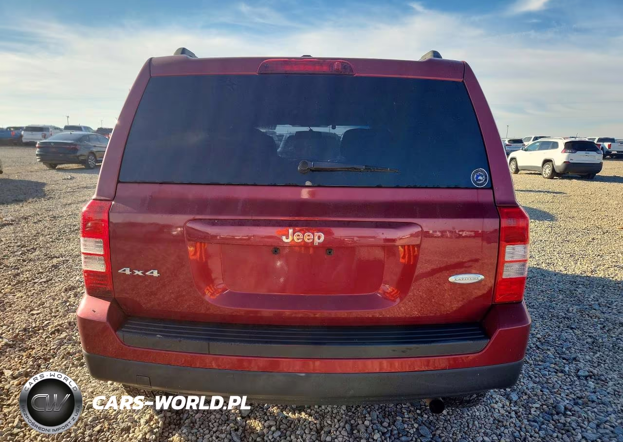 2016 Jeep Patriot Latitude VIN:1C4NJRFB6GD616689 - 6