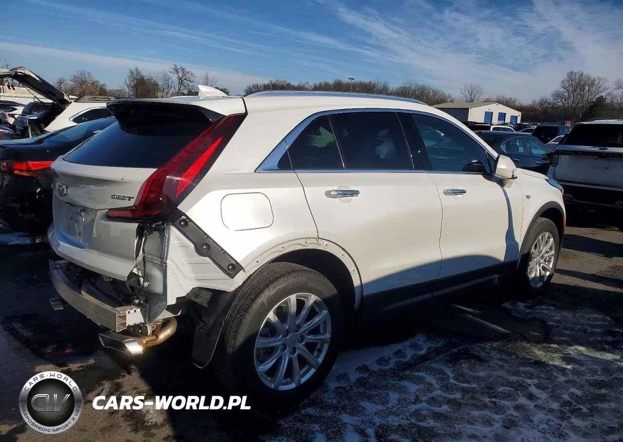 2022 Cadillac Xt4 Luxury VIN:1GYFZBR47NF106171 - 3